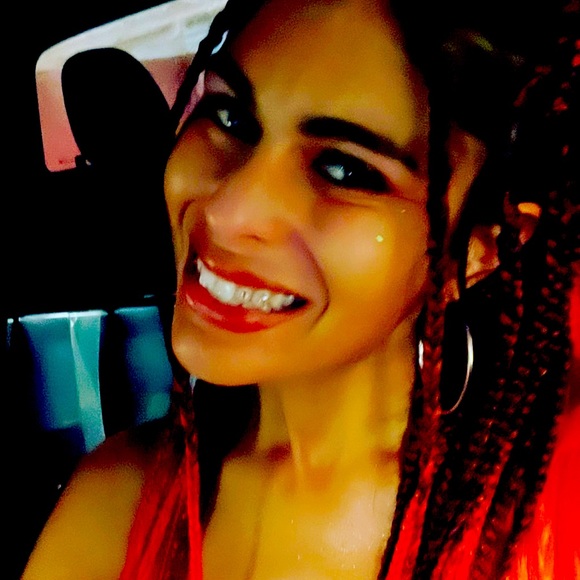 Meet your Posher, Shellymar - Picture 1 of 1